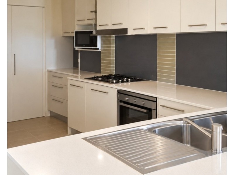 9/20 Lawson Street, Southport QLD 4215