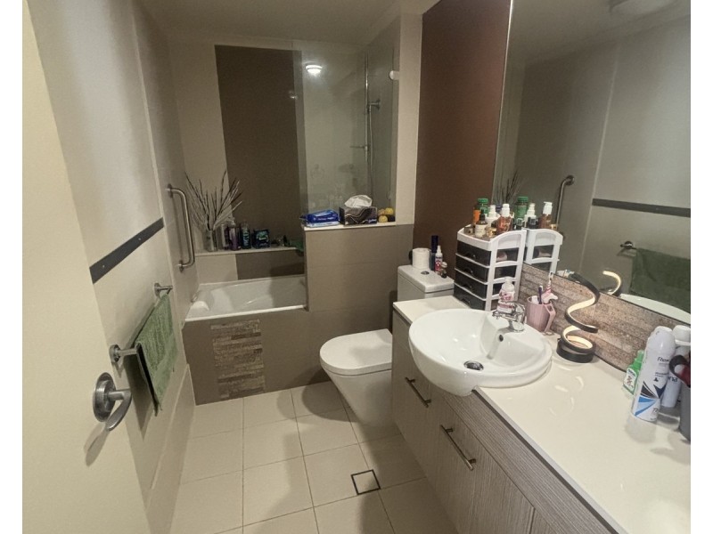 2/20 Lawson Street, Southport QLD 4215