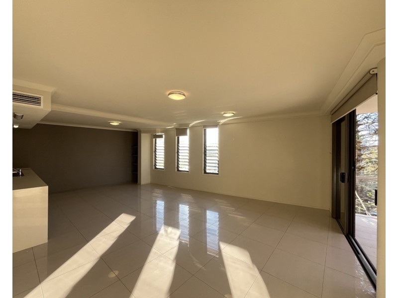 6/20 Lawson Street, Southport QLD 4215