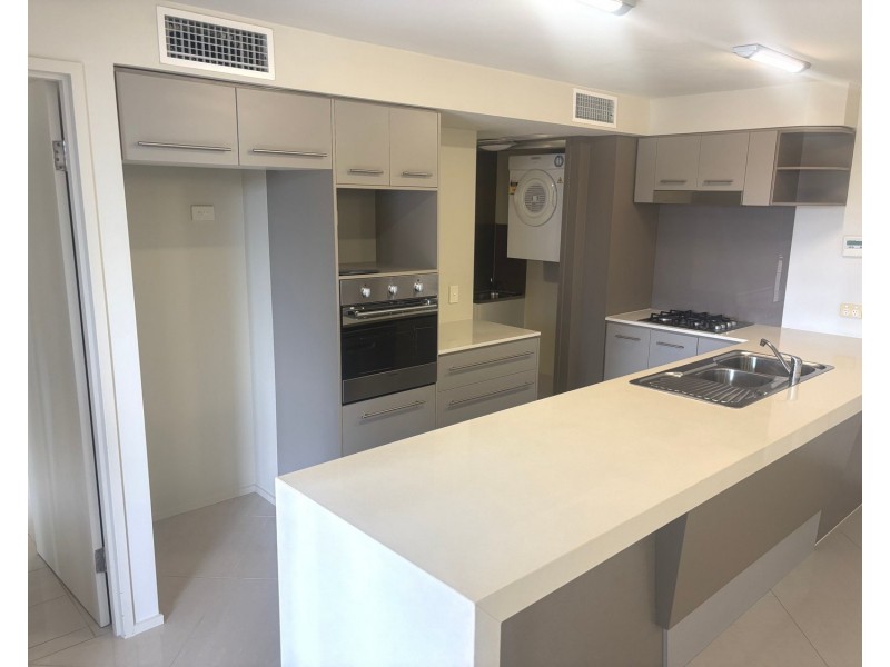 7/20 Lawson Street, Southport QLD 4215