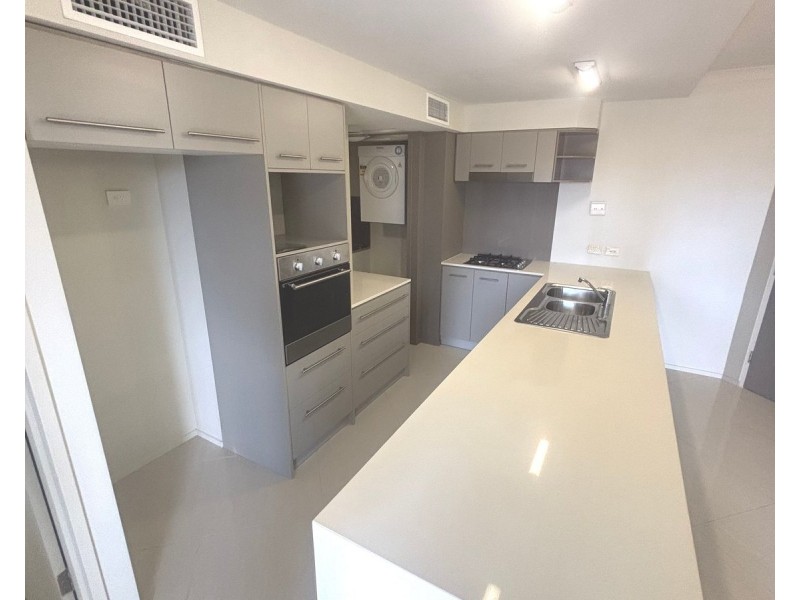 7/20 Lawson Street, Southport QLD 4215