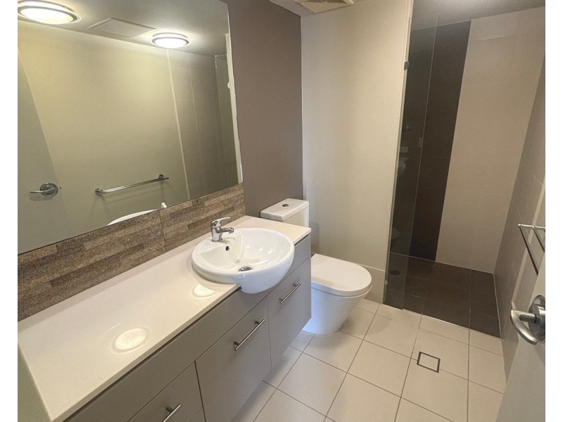 7/20 Lawson Street, Southport QLD 4215