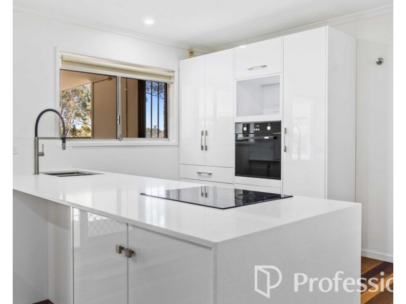 11 Berringa Court, Ashmore QLD 4214