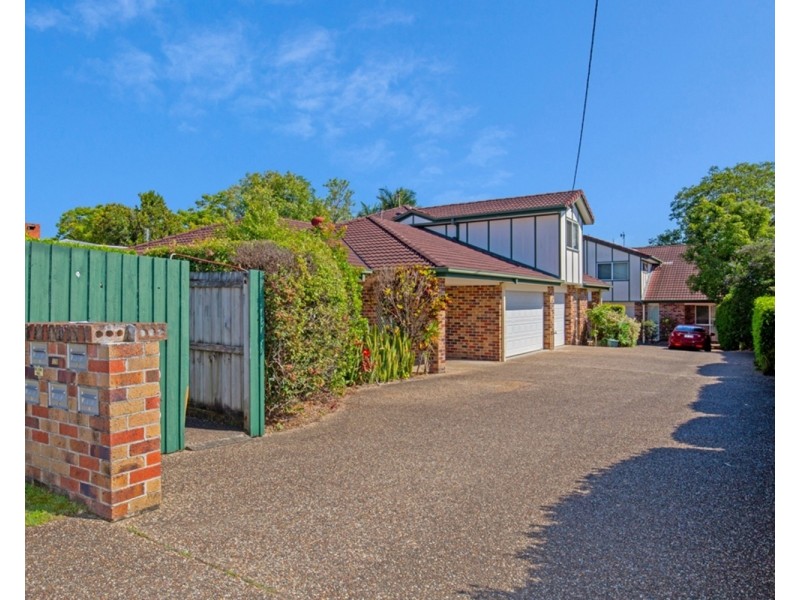 1/129 Eugaree Street, Southport QLD 4215
