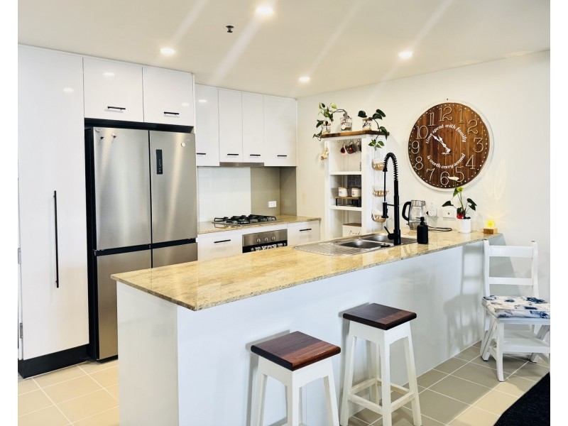 216/105 Scarborough Street, Southport QLD 4215