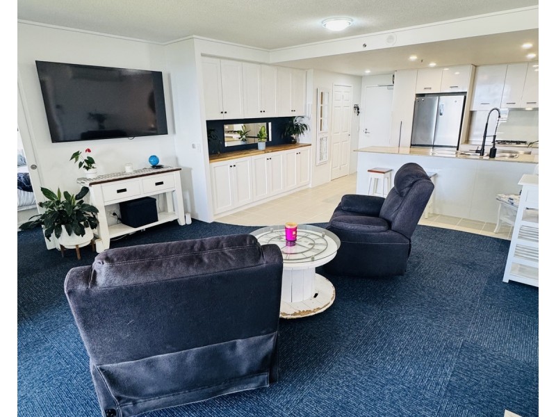 216/105 Scarborough Street, Southport QLD 4215