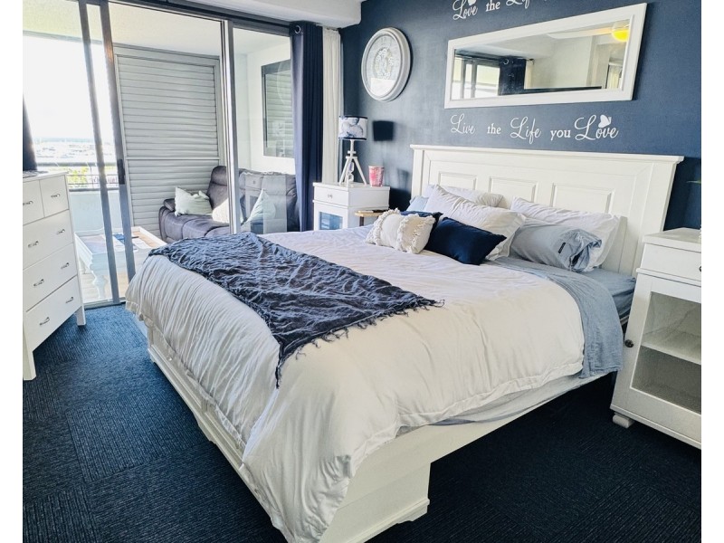 216/105 Scarborough Street, Southport QLD 4215