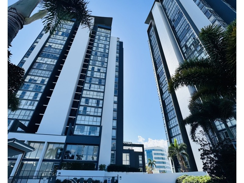 216/105 Scarborough Street, Southport QLD 4215