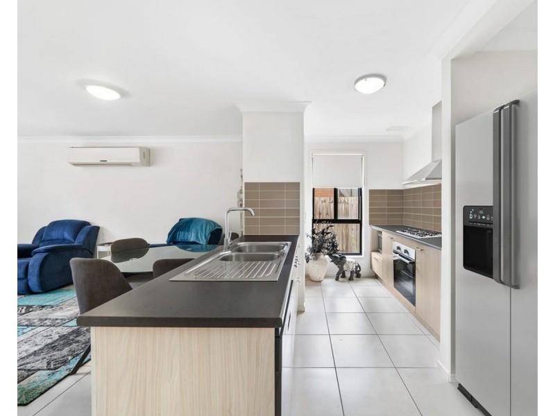 2/12 Christine Drive, Coomera QLD 4209