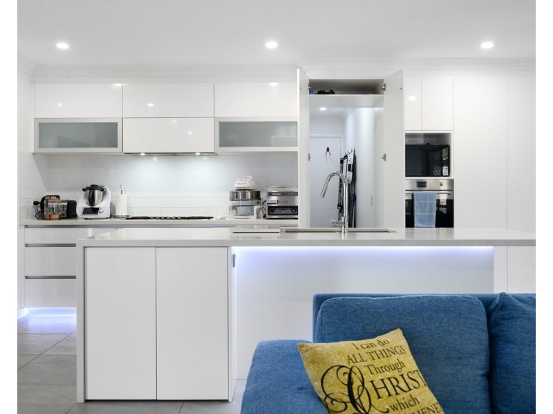 5 Alcott Court, Parkwood QLD 4214