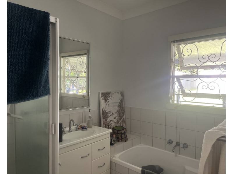 22 Heydon Avenue, Labrador QLD 4215
