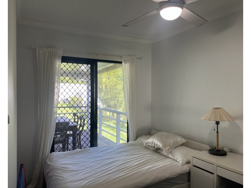 22 Heydon Avenue, Labrador QLD 4215