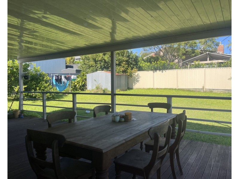 22 Heydon Avenue, Labrador QLD 4215