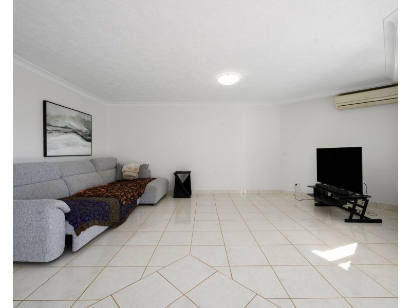 8/20 Canal Avenue, Runaway Bay QLD 4216