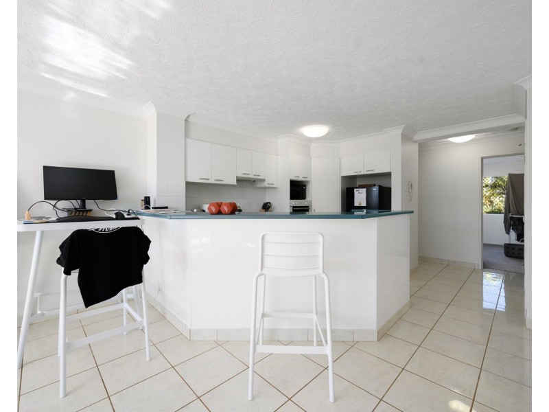 8/20 Canal Avenue, Runaway Bay QLD 4216