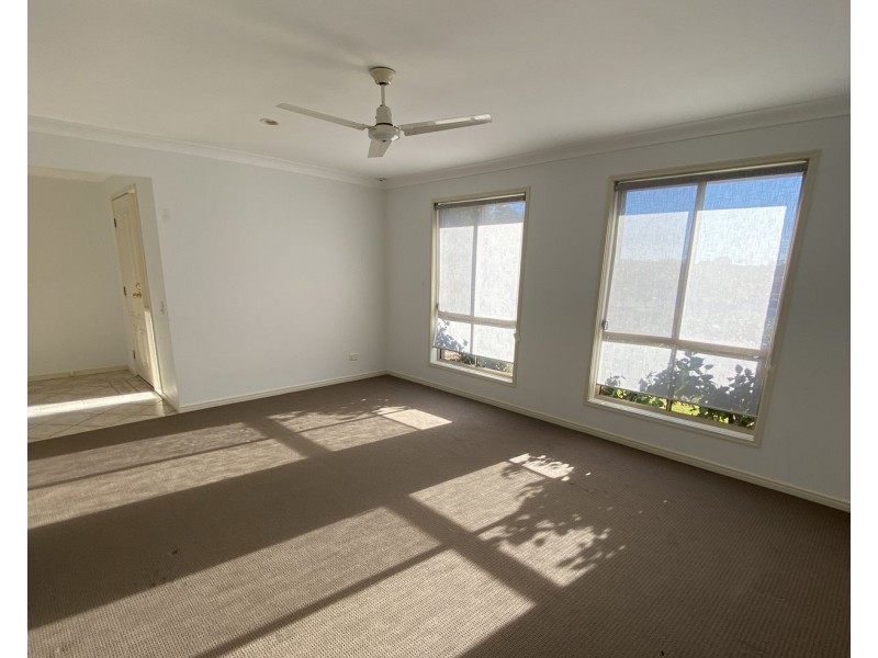 5 Crowsnest Close, Parkwood QLD 4214
