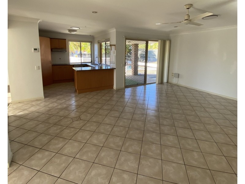 5 Crowsnest Close, Parkwood QLD 4214