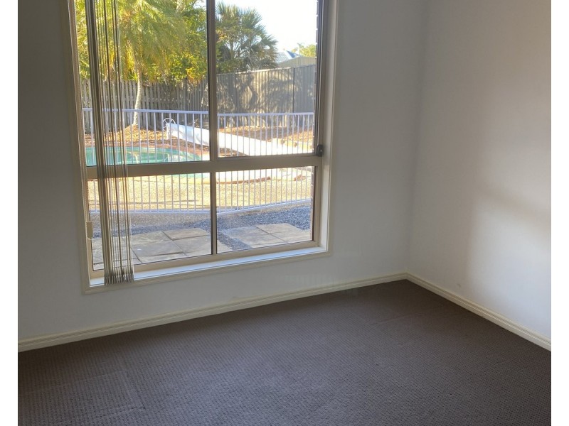 5 Crowsnest Close, Parkwood QLD 4214