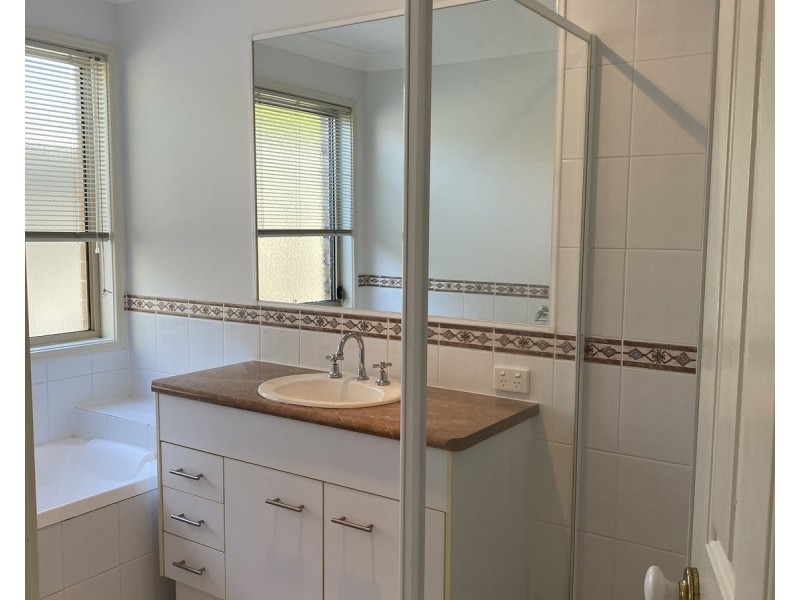 5 Crowsnest Close, Parkwood QLD 4214