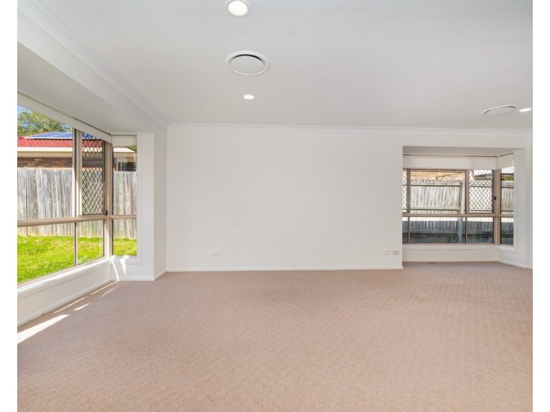 52 Ballybunnion Drive, Parkwood QLD 4214