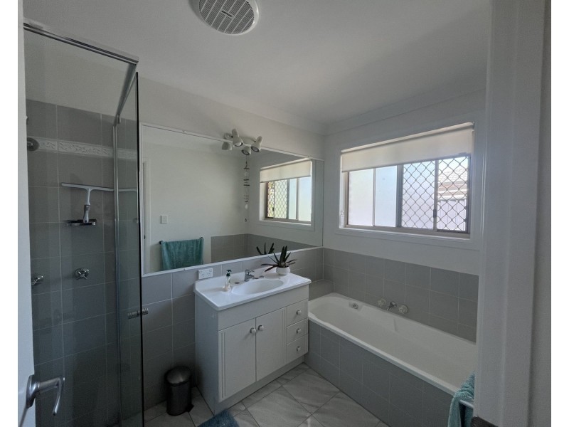 52 Ballybunnion Drive, Parkwood QLD 4214