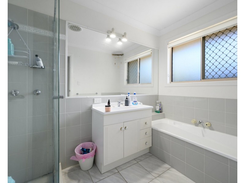52 Ballybunnion Drive, Parkwood QLD 4214