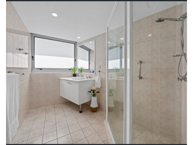 18/180 Marine Parade, Coolangatta QLD 4225