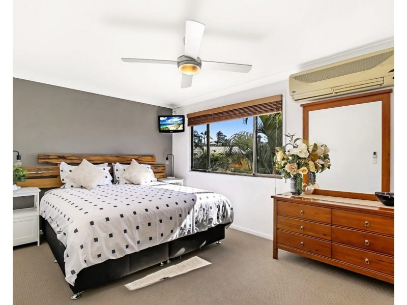 12/111 Little Usher Avenue, Labrador QLD 4215