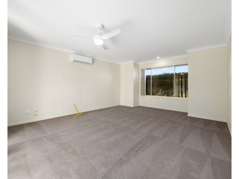 91 Crestwood Drive, Molendinar QLD 4214
