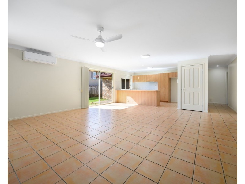 91 Crestwood Drive, Molendinar QLD 4214