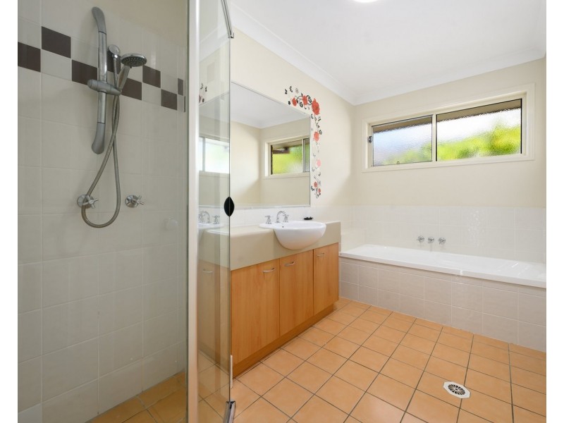 91 Crestwood Drive, Molendinar QLD 4214