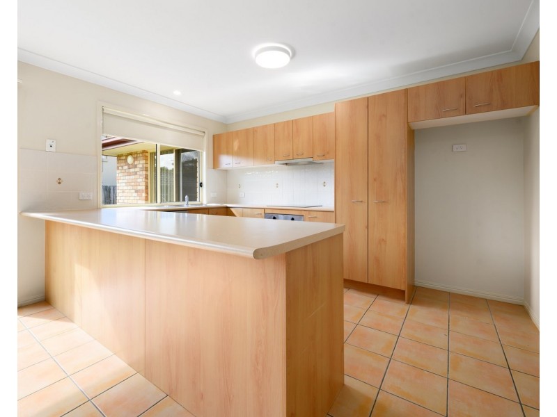 91 Crestwood Drive, Molendinar QLD 4214