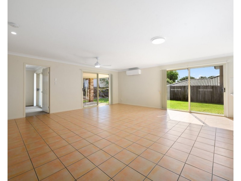 91 Crestwood Drive, Molendinar QLD 4214