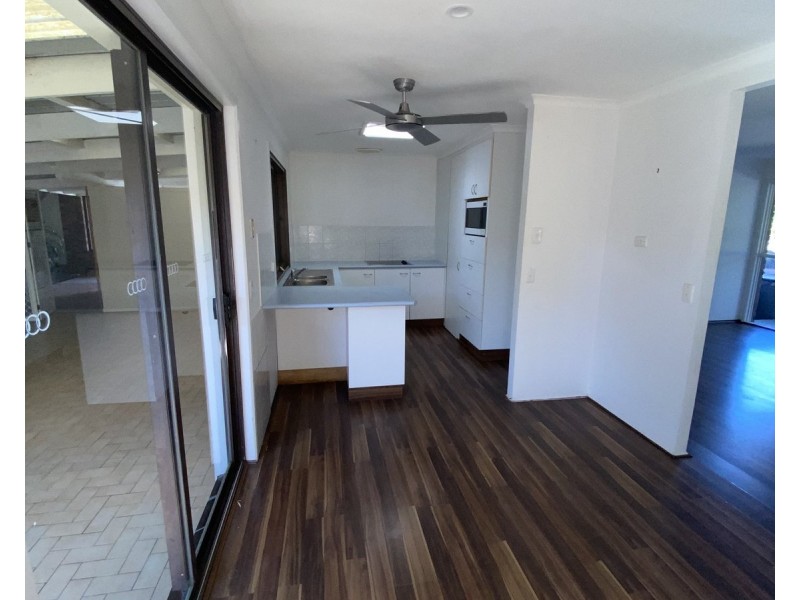 7 Theodore Place, Molendinar QLD 4214