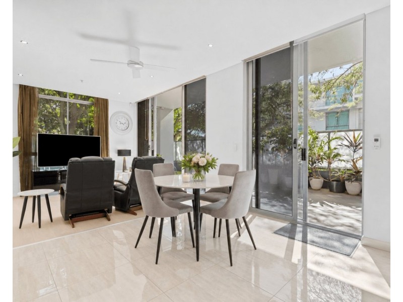 216/3 Como Crescent, Southport QLD 4215