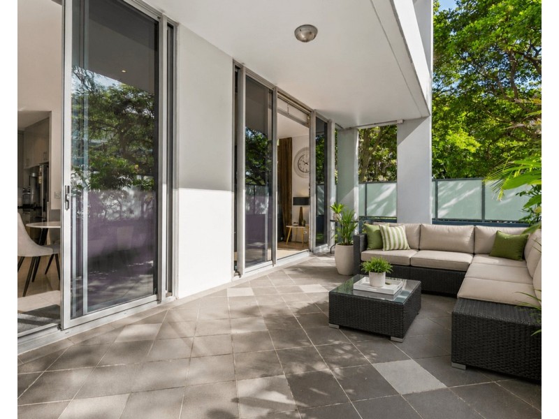 216/3 Como Crescent, Southport QLD 4215
