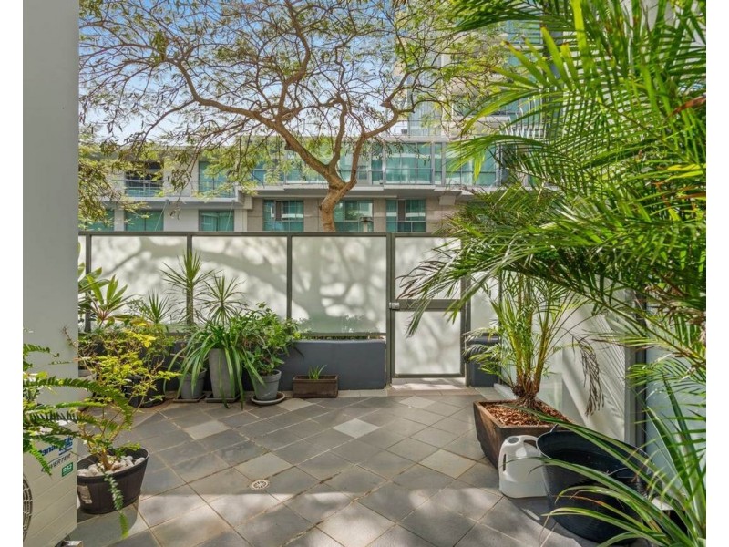 216/3 Como Crescent, Southport QLD 4215
