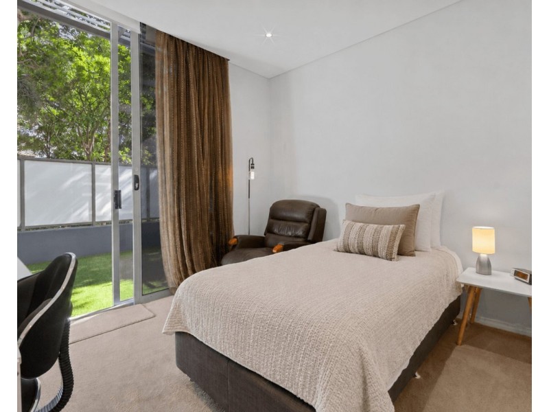216/3 Como Crescent, Southport QLD 4215