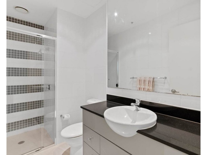 216/3 Como Crescent, Southport QLD 4215