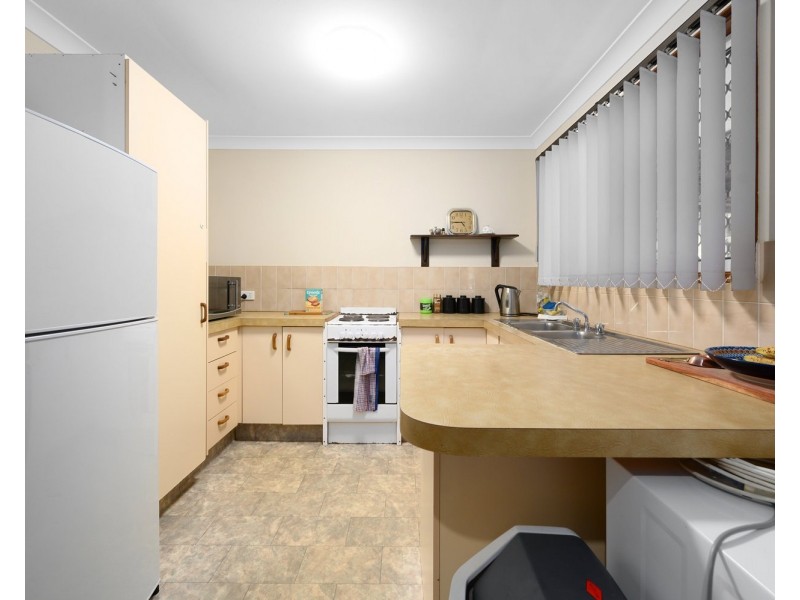 18 Tumbarumba Avenue, Ashmore QLD 4214