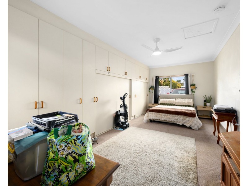 18 Tumbarumba Avenue, Ashmore QLD 4214