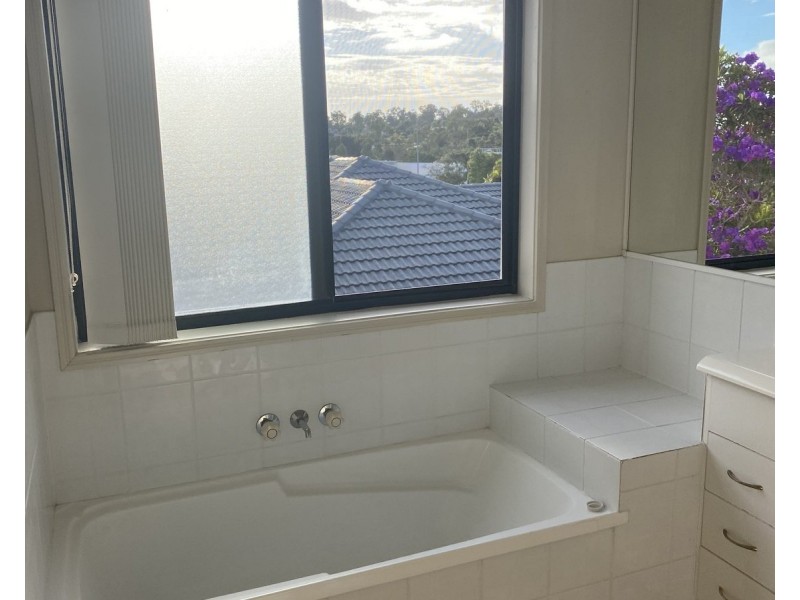 7 Trentham Court, Parkwood QLD 4214