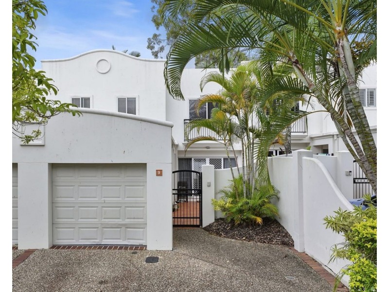9/100 Cotlew Street East, Southport QLD 4215