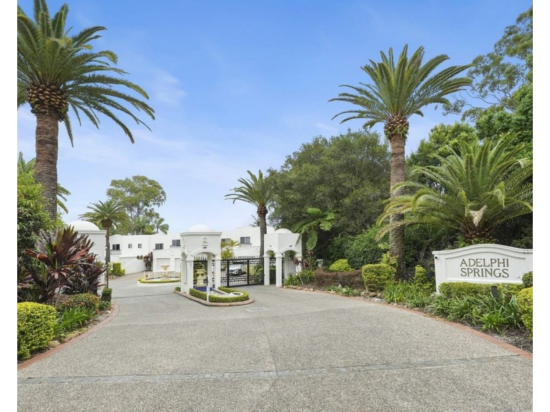 9/100 Cotlew Street East, Southport QLD 4215