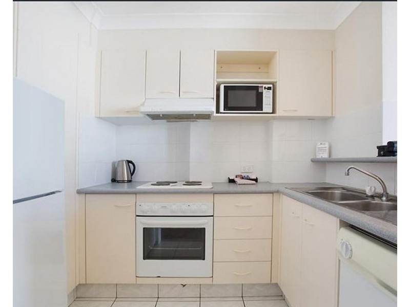 25/4 Brittania Avenue, Broadbeach QLD 4218