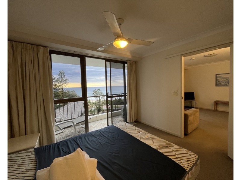 25/4 Britannia Avenue, Broadbeach QLD 4218