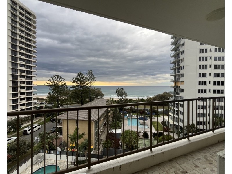 25/4 Britannia Avenue, Broadbeach QLD 4218