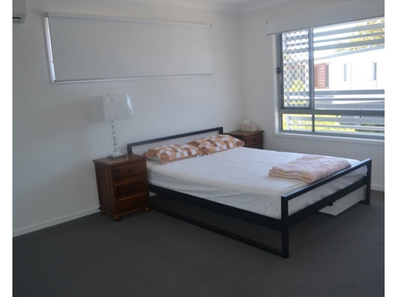 32/37 Witheren Circuit, Pacific Pines QLD 4211