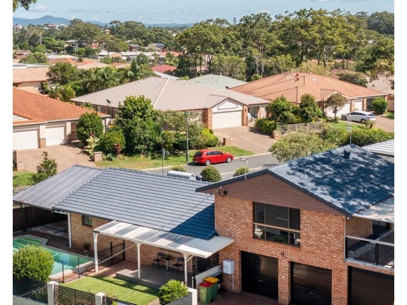 217 Government Road, Labrador QLD 4215