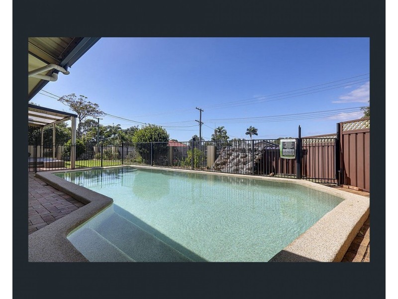 217 Government Road, Labrador QLD 4215
